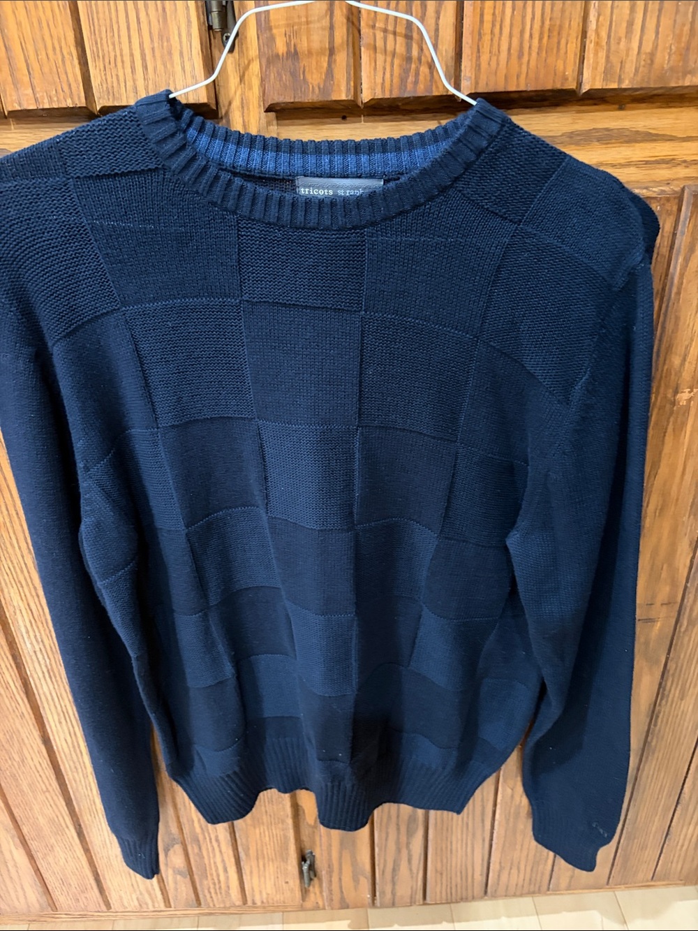 Tricots st Raphael  Men’s navy blue sweater
Size Large
